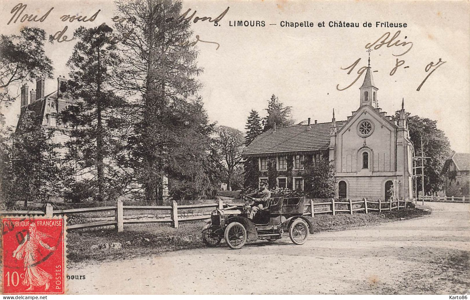 Limours * Chapelle Et Château De Frileuse * Automobile Voiture Ancienne - Limours