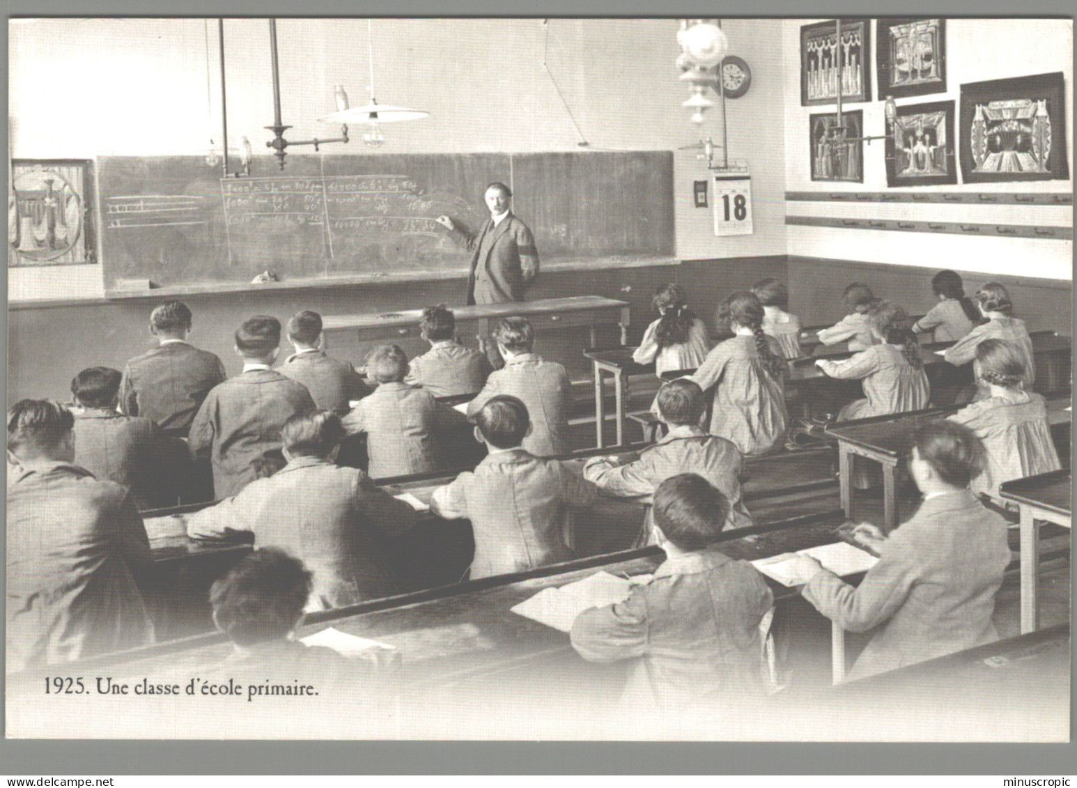 CPM - Ecole - Une Classe D'école Primaire - Reproduction - Schools