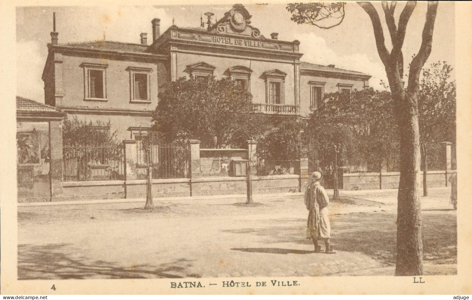 CPA - Algérie - BATNA - L'Hôtel De Ville- Ref. LL N° 4 _ J. Bernard Papeterie Tabacs BATNA* - Batna