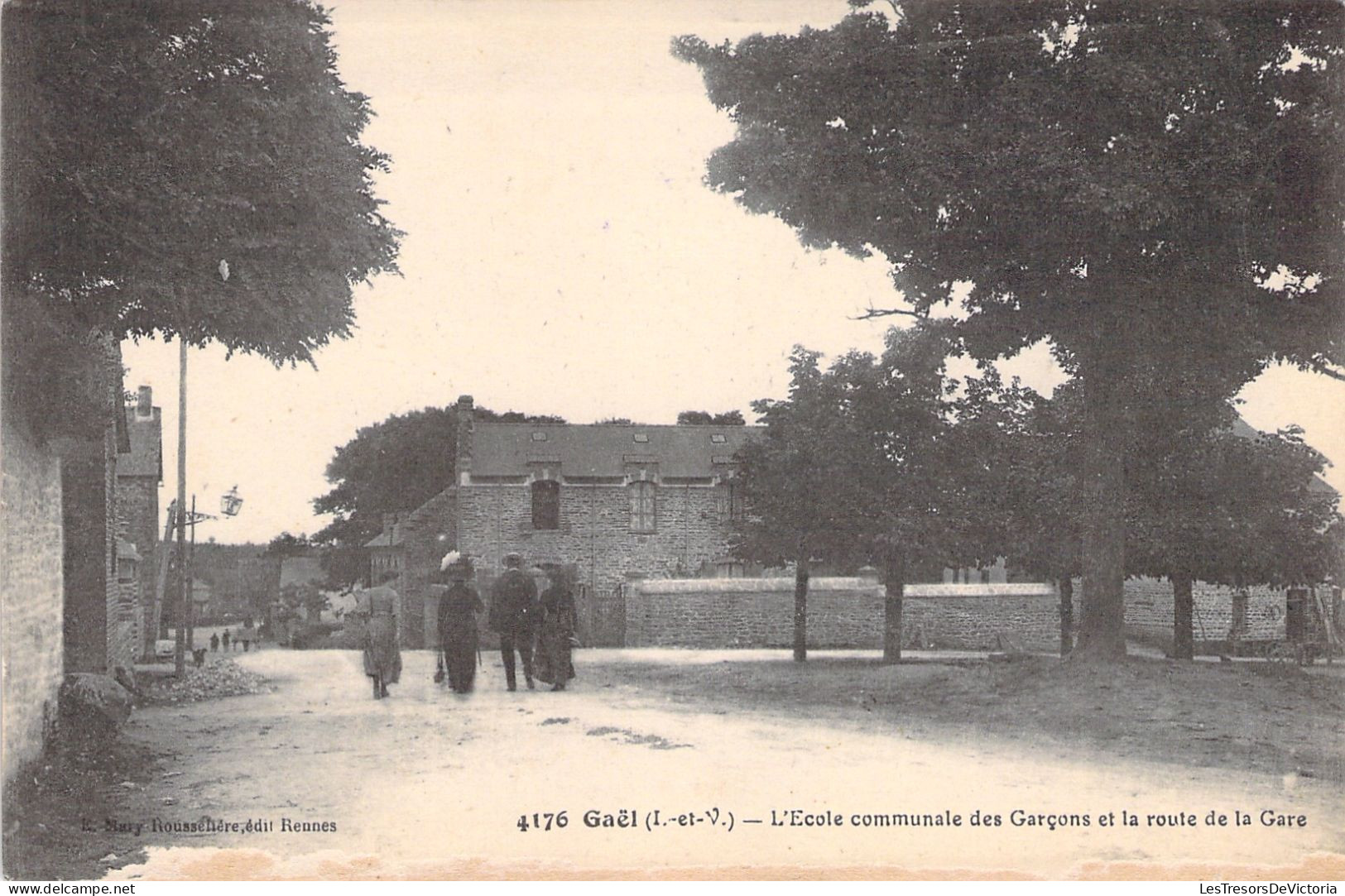 FRANCE - Gael - L'ecole Communale Des Garçons Et La Route De La Gare - Carte Postale Ancienne - Sonstige & Ohne Zuordnung