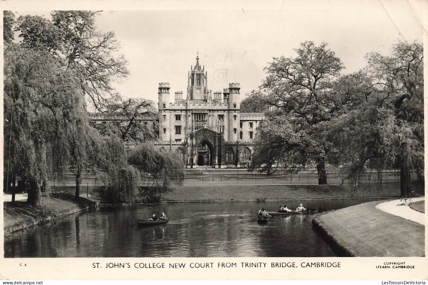 ROYAUME-UNI - St John's College New Court From Trinity Bridge - Cambridge - Vue Sur Un Château - Carte Postale Ancienne - Cambridge