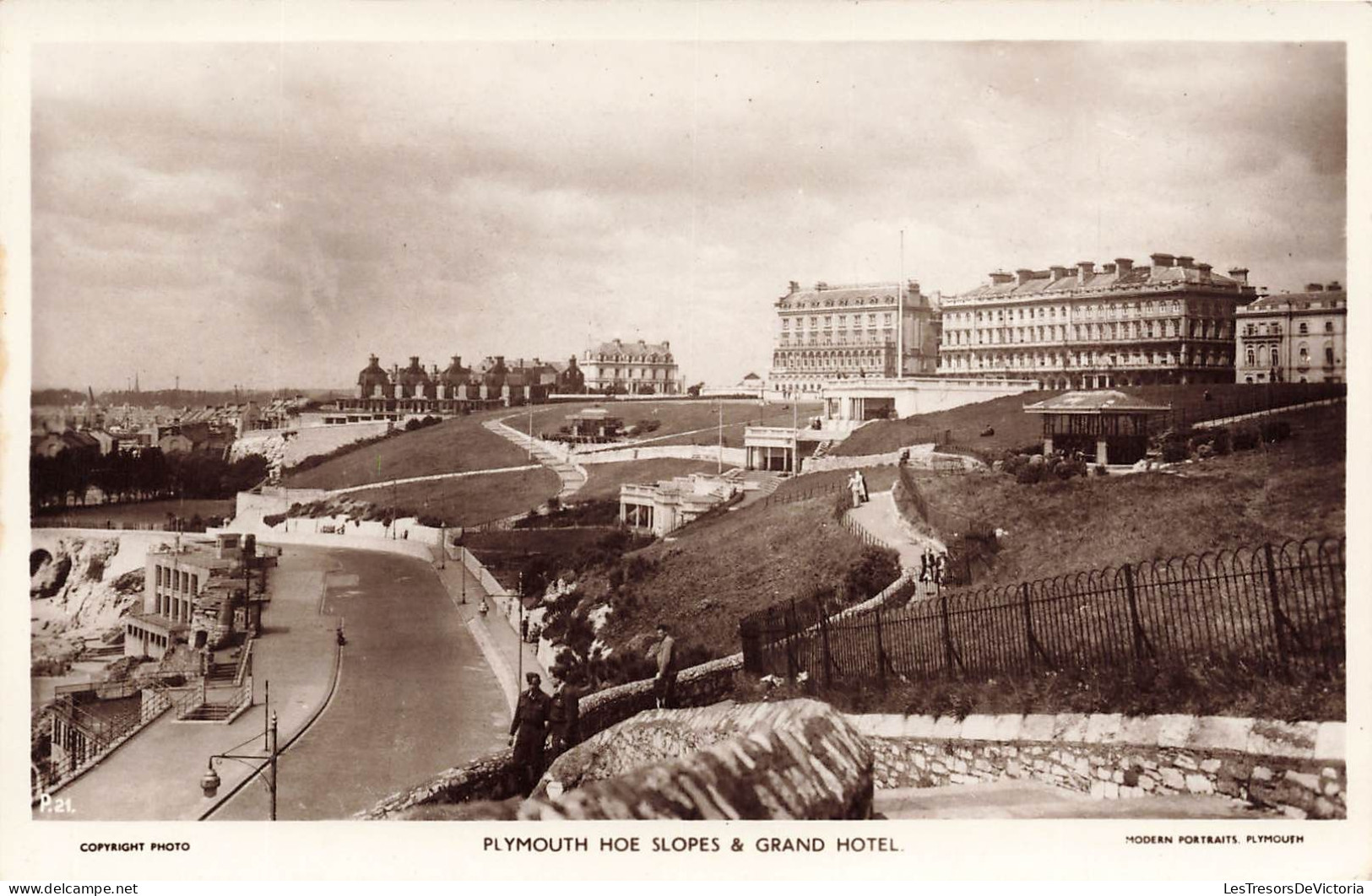 ROYAUME-UNI - Plymouth Hoe Slopes & Grand Hotel - Vue Panoramique - Carte Postale Ancienne - Plymouth