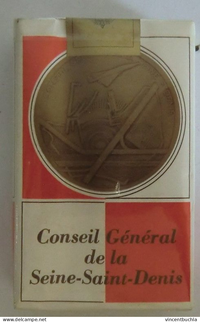 Insolite ! Paquet Cigarette Anciennes Royales Régie Française Des Tabacs Conseil Général De La Seine Saint Denis - Tabaksdozen (leeg)