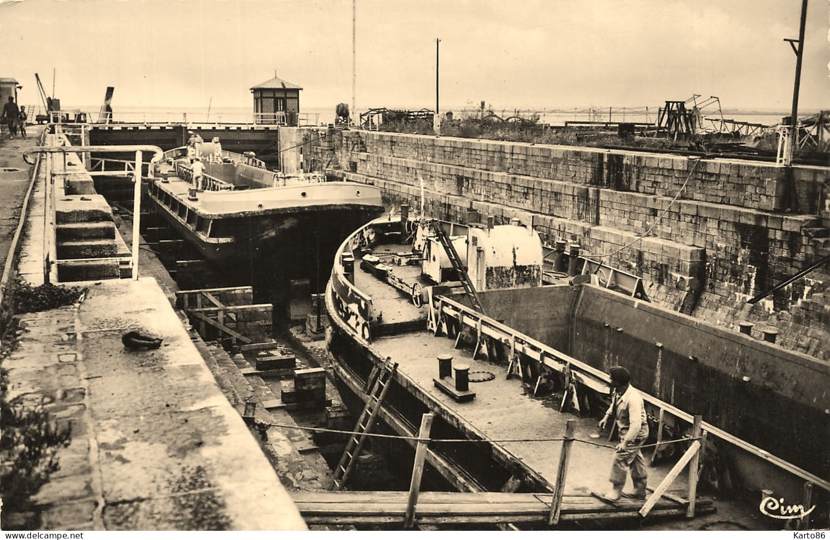 Paimboeuf * La Cale Sèche * Péniches Batellerie Barge Chaland Péniche * Ouvriers - Paimboeuf