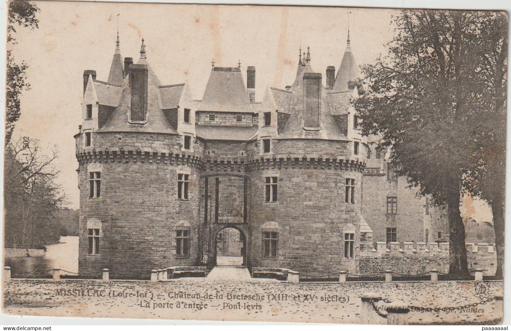 MISSILLAC  CHATEAU DE LA DUCHESSE LA PORTE D ENTREE PONT LEVIS - Missillac