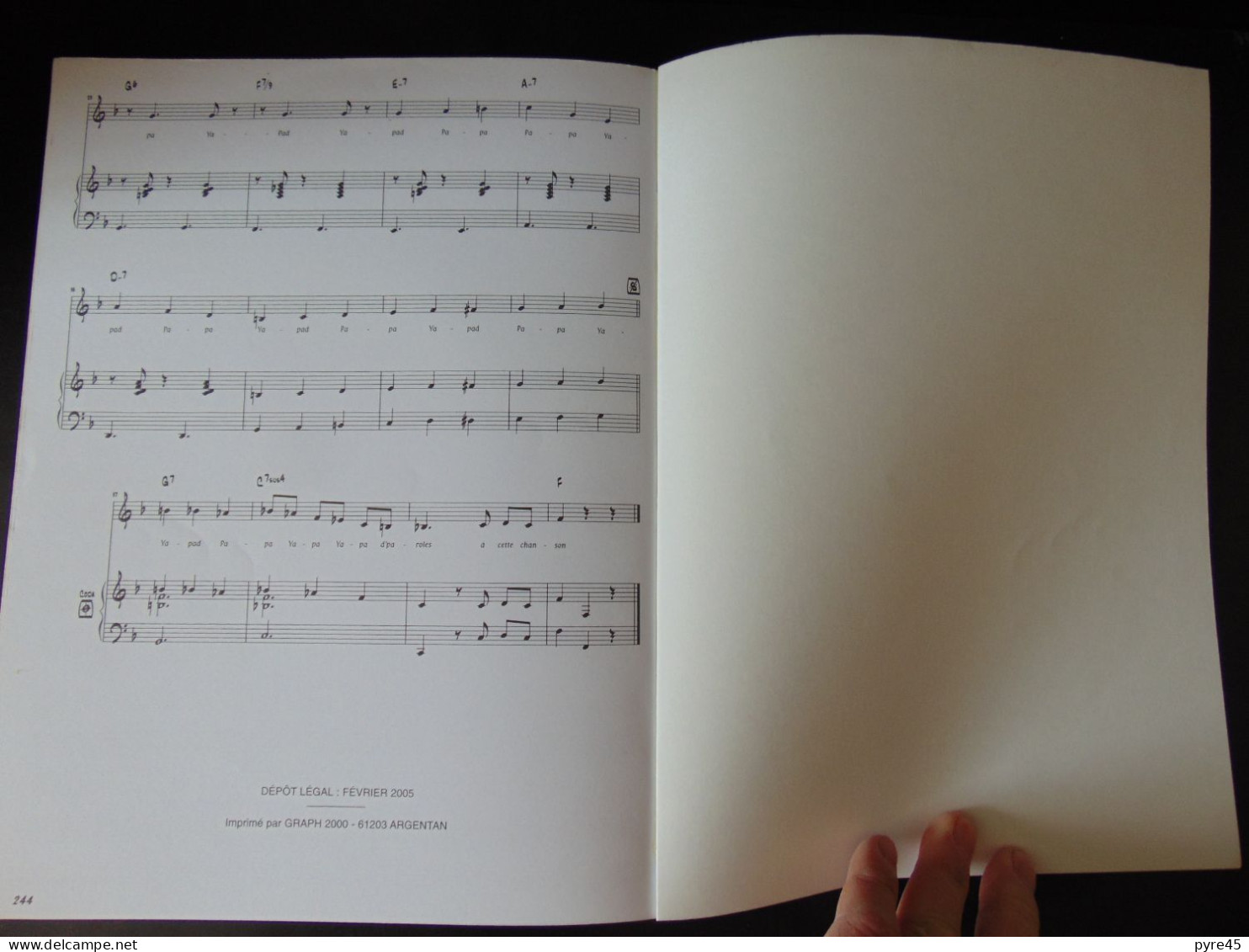 " Songbook Claude Nougaro " Hommage, piano chant, Editions musicales françaises, 244 pages
