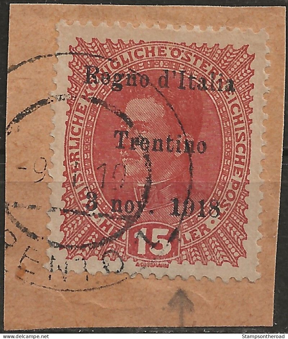 TRAA6FR - 1918 Terre Redente - Trentino-Alto Adige, Sass. Nr. 6, Francobollo Usato Su Frammento °/ - Trento