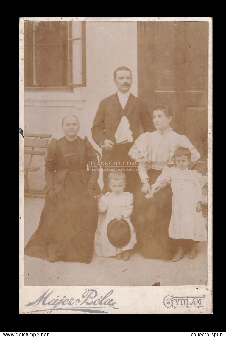 GYULA 1900. Ca. Májer Béla : Család Cabinet Fotó - Ancianas (antes De 1900)