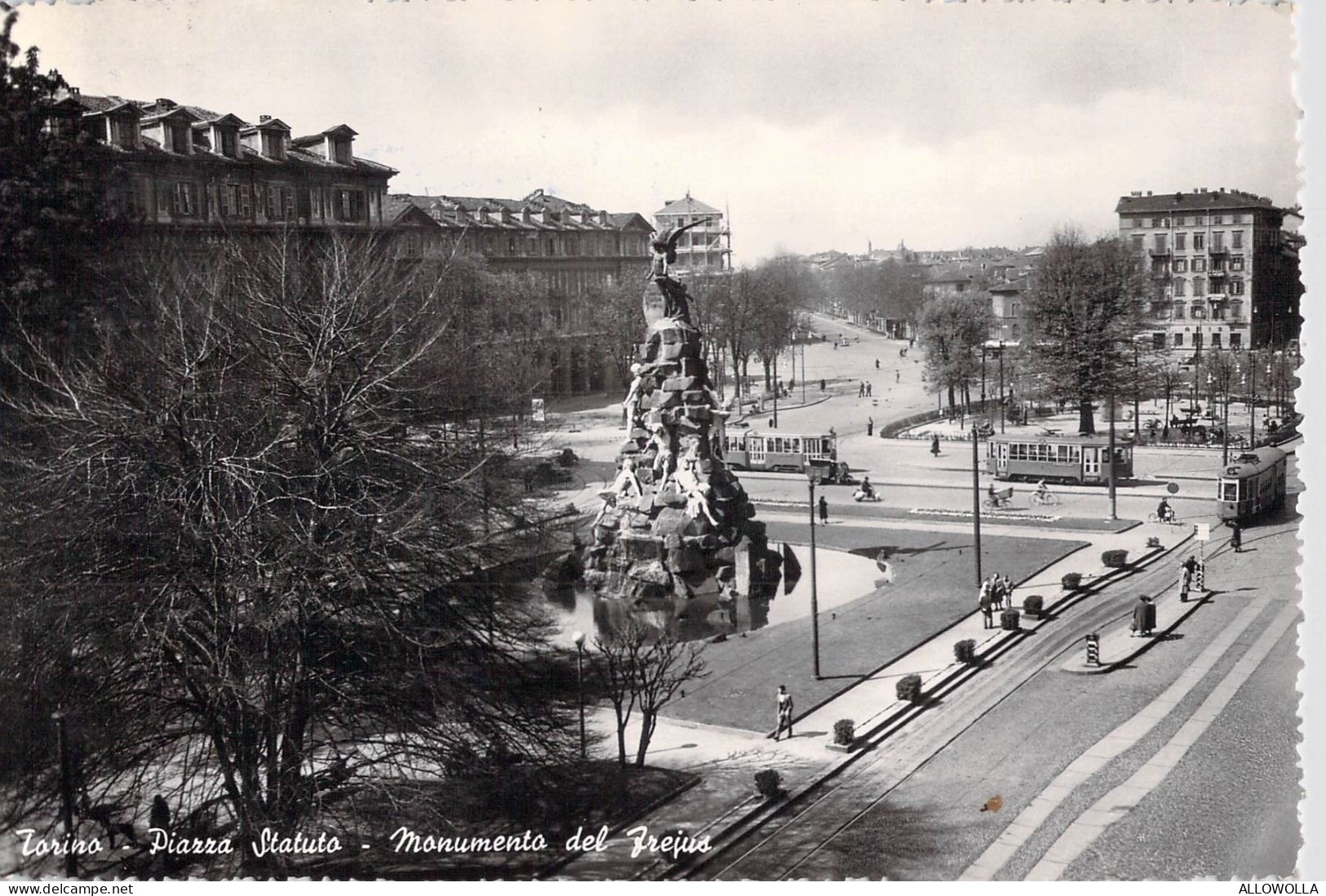 26411 " TORINO-PIAZZA STATUTO-MONUMENTO DEL FREJUS " ANIMATA-TRAMWAY-VERA FOTO-CART.SPED.1951 - Lugares Y Plazas