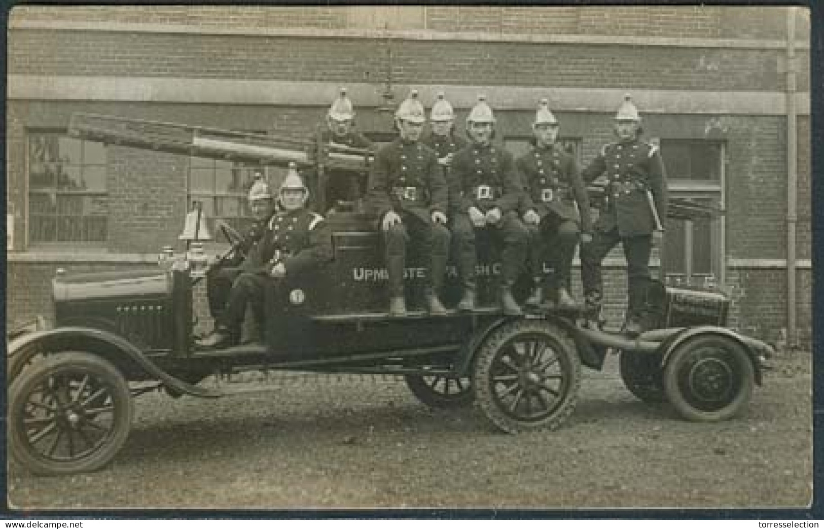 Great Britain - XX. C.1910. Upminster. Photo PPC Of The Fire Engine And Fire Men. Not Circulated. - ...-1840 Préphilatélie