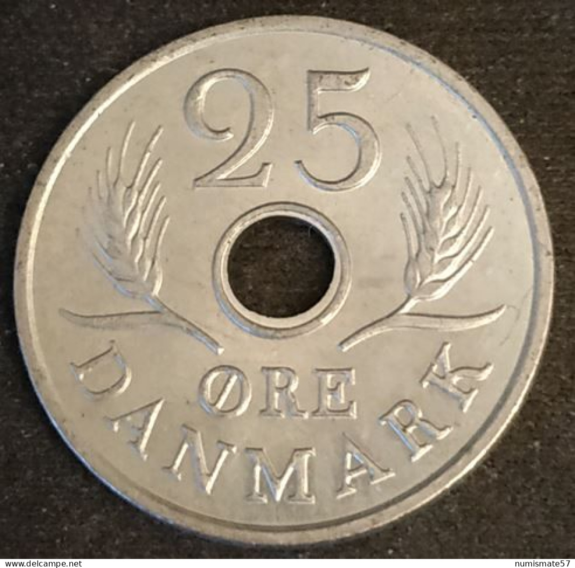 DANEMARK - DENMARK - 25 ORE 1969 - Frederik IX - Type Avec Trou - KM 855.1 - Danimarca