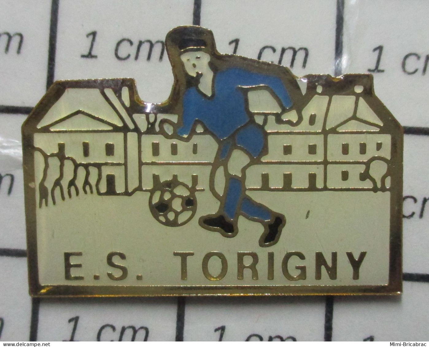 511D  Pin's Pins / Beau Et Rare / SPORTS / FOOTBALL E.S. TORIGNY Par MARGIL LCK - Football