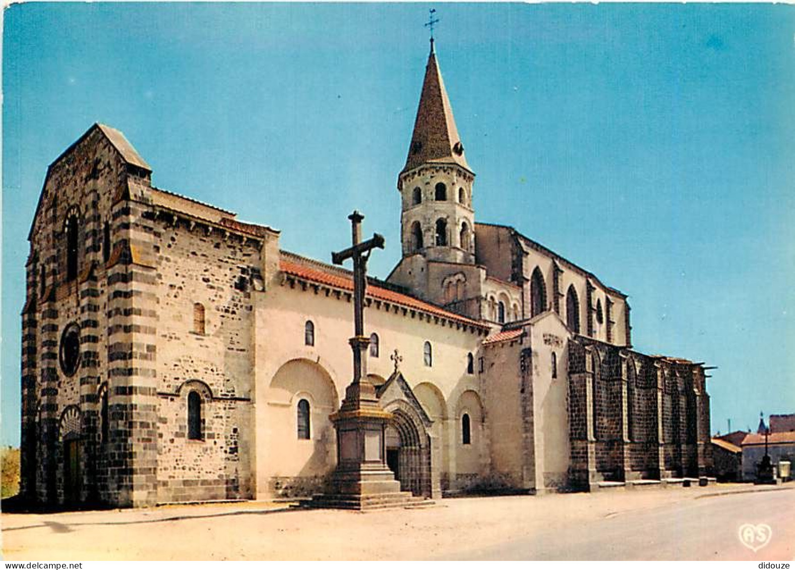 63 - Ennezat - L'Eglise - CPM - Voir Scans Recto-Verso - Ennezat