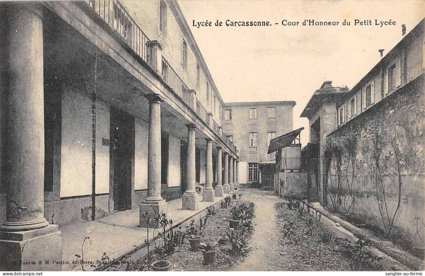 CPA 11 LYCEE DE CARCASSONNE / COUR D'HONNEUR DU PETIT LYCEE / Cliché Rare - Carcassonne