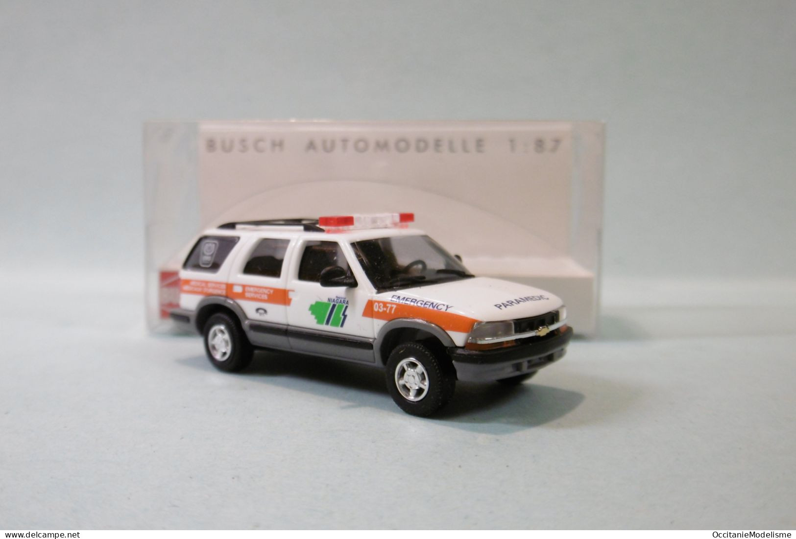 Busch - CHEVROLET BLAZER EMS Niagara Ambulance Voiture US Réf. 46414 HO 1/87 - Véhicules Routiers