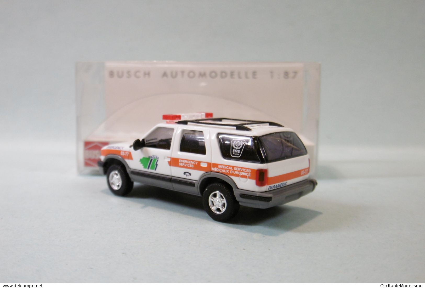 Busch - CHEVROLET BLAZER EMS Niagara Ambulance Voiture US Réf. 46414 HO 1/87 - Véhicules Routiers