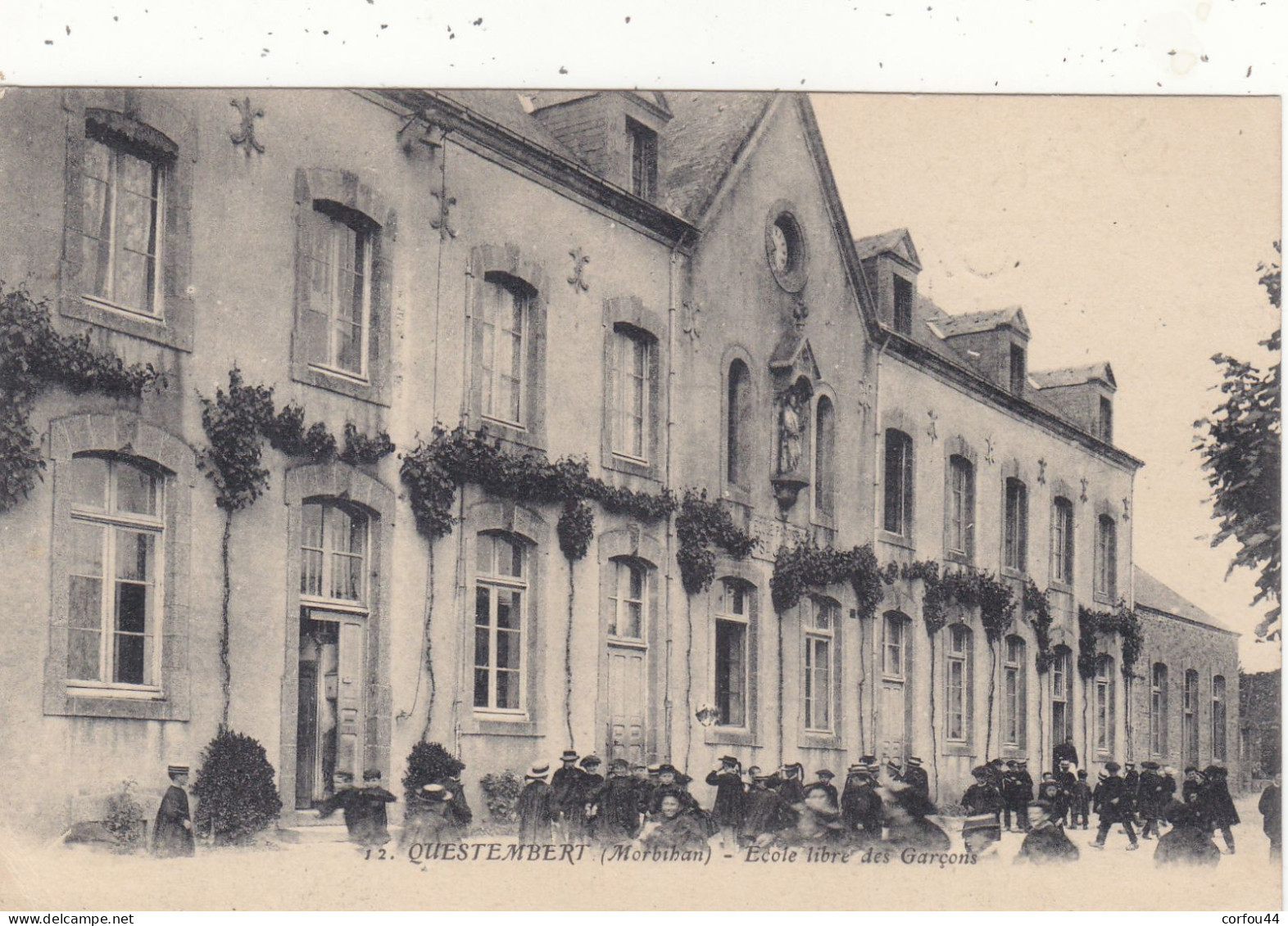 56 - QUESTEMBERT : L'Ecole Libre Des Garçons - Peu Courant. - Questembert