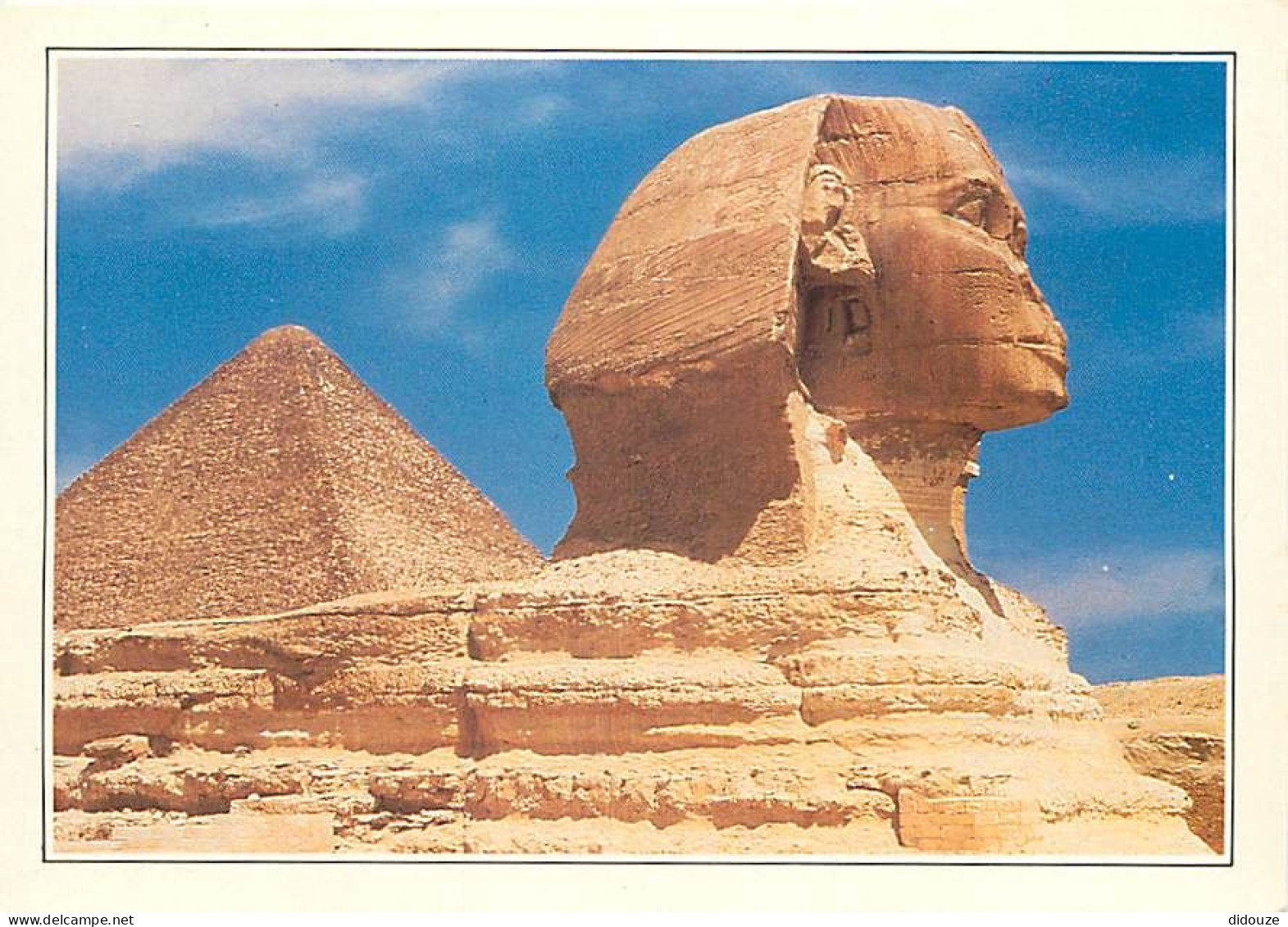 Egypte - Gizeh - Giza - Lion Androcéphale Colossal, Le Sphinx De Gizeh Veille Sur La Grande Pyramide De Kheops. Quelques - Gizeh