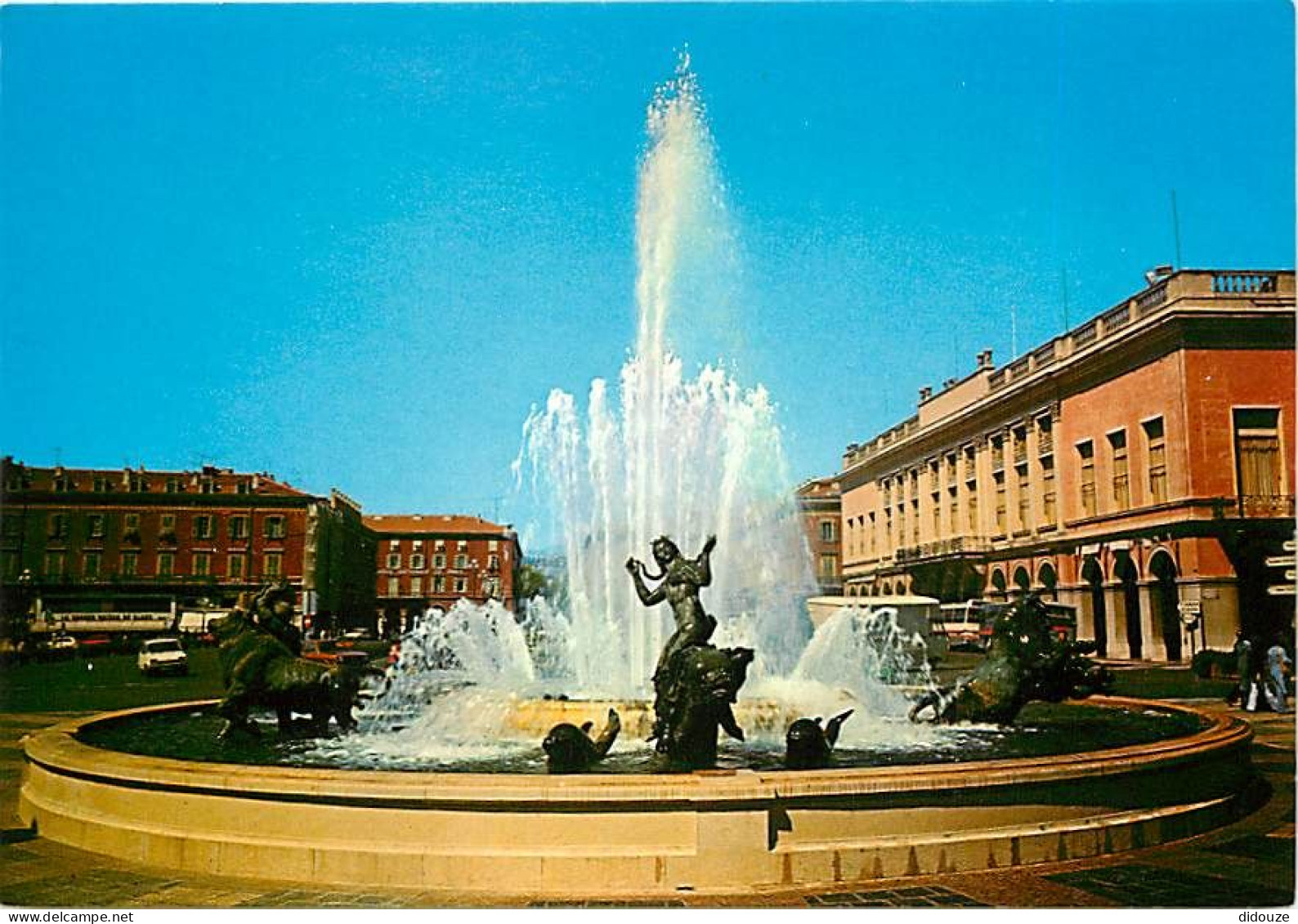 06 - Nice - La Fontaine De La Place Masséna - Jets D'eau - Automobiles - CPM - Carte Neuve - Voir Scans Recto-Verso - Places, Squares