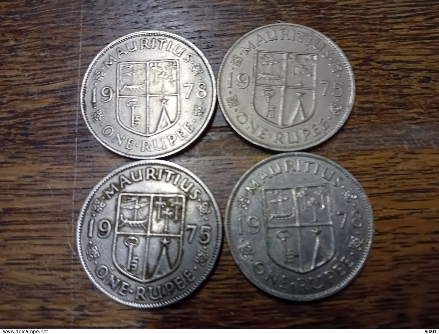 Lots De 4  Piéces  Anglaises De La Reine El - Kolonies