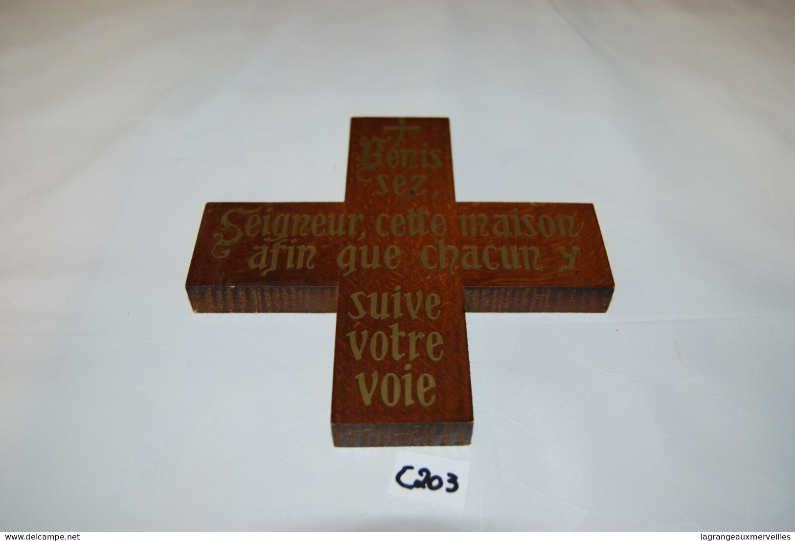 C203 Croix En Bois - Notre Seigneur - Objet Religieux - Religieuze Kunst