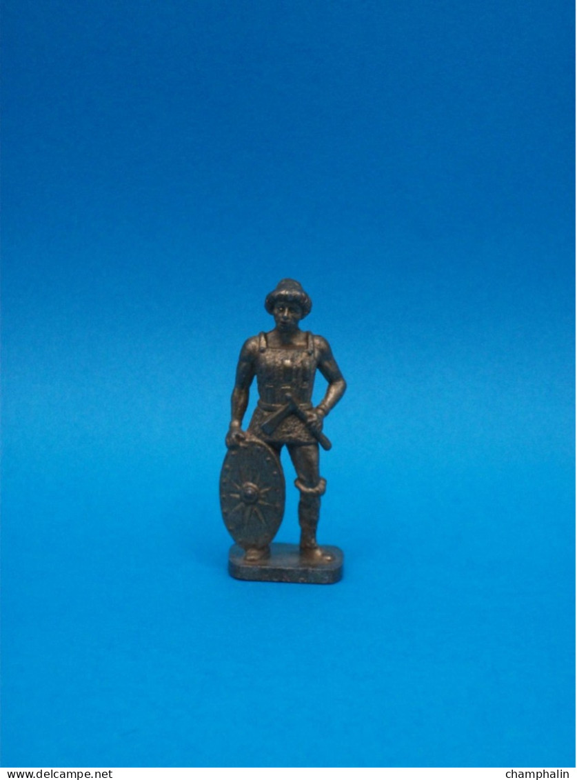 Figurine En Métal Kinder - Série Les Huns - Hun N°4 - Finition Laiton - Figurillas En Metal