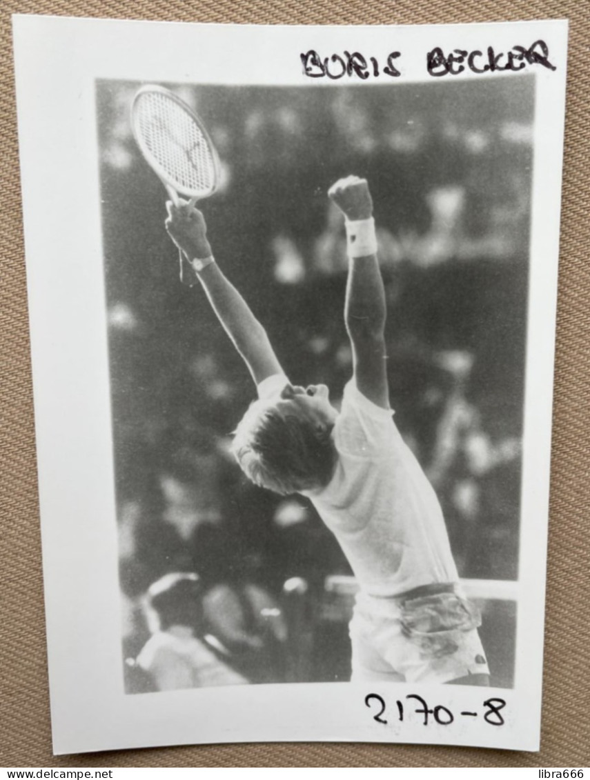 TENNIS - BORIS BECKER - 12,5 X 9 Cm. (REPRO PHOTO ! - Zie Beschrijving - Voir Description) ! - Deportes