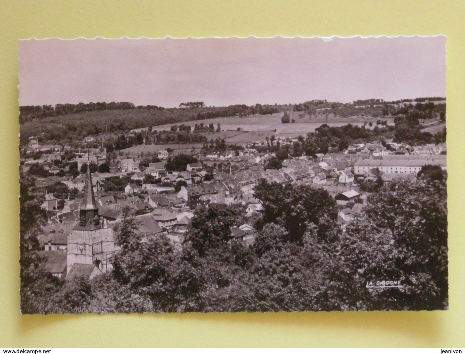 CANY BARVILLE (76/Seine Maritime) - Vue Du Centre Du Village, Eglise, Champs - Cany Barville