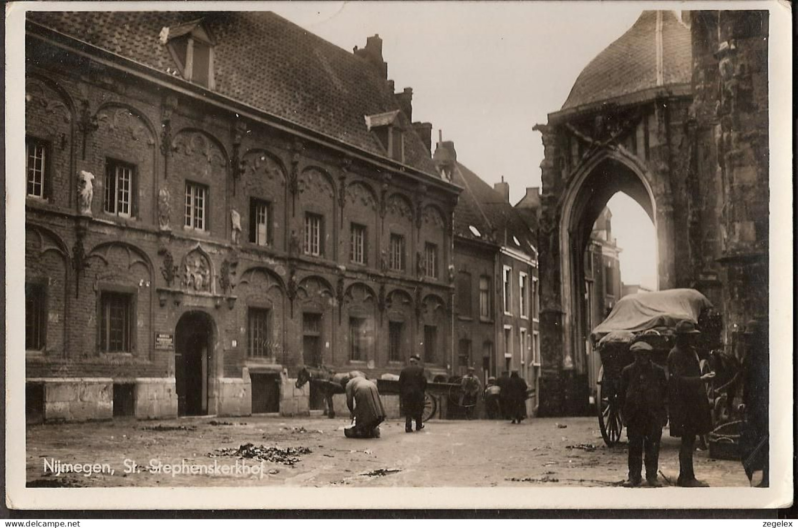 Nijmegen 1942 - St. Stephenskerkhof - Geanimeerd - Met Paard En Wagen - Nijmegen