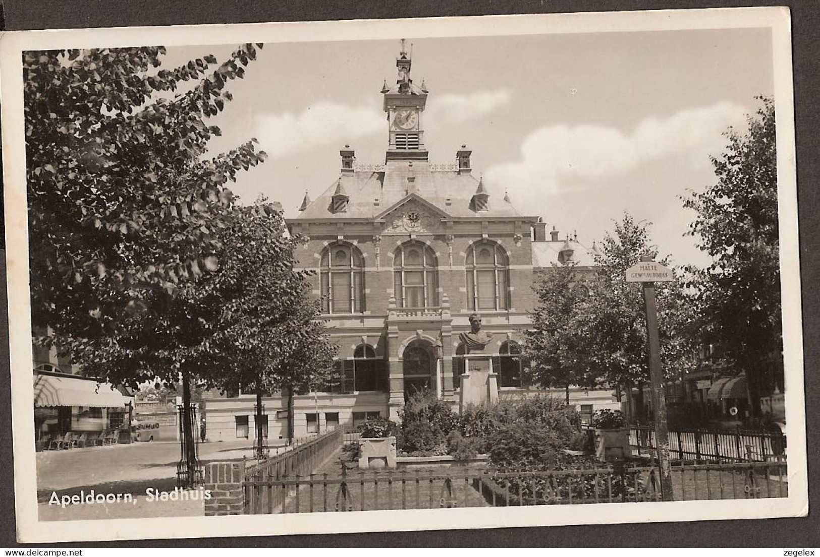 Apeldoorn 1946 - Stadhuis - Apeldoorn