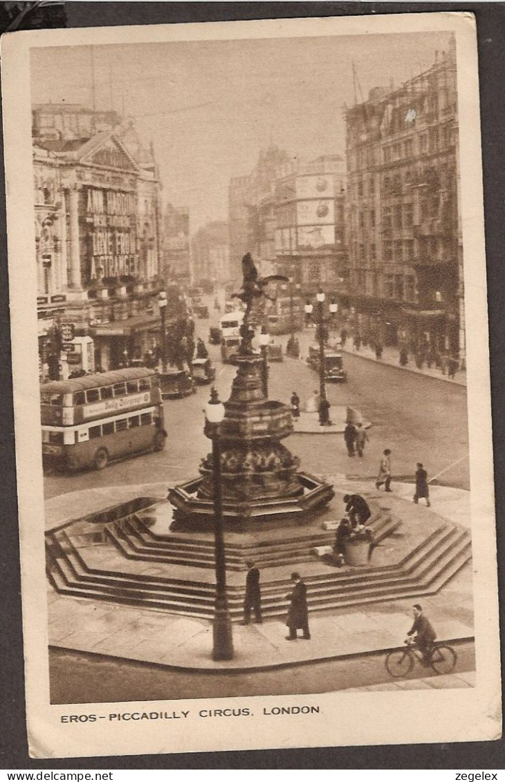 London - Piccadilly Circus  Mailed 1946 Busses Old Automobiles - Piccadilly Circus