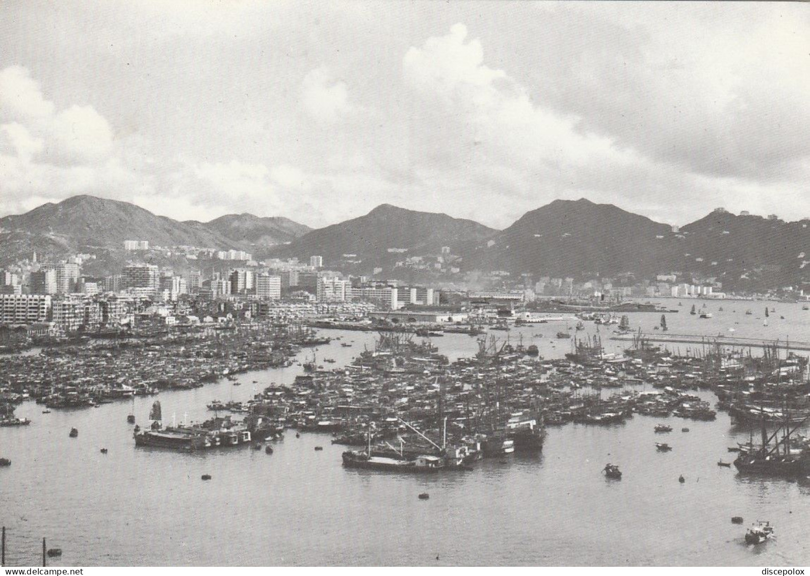 U5866 Hong Kong - View Of The Bay - Barche Boats Bateaux / Viaggiata 1964 - China (Hongkong)