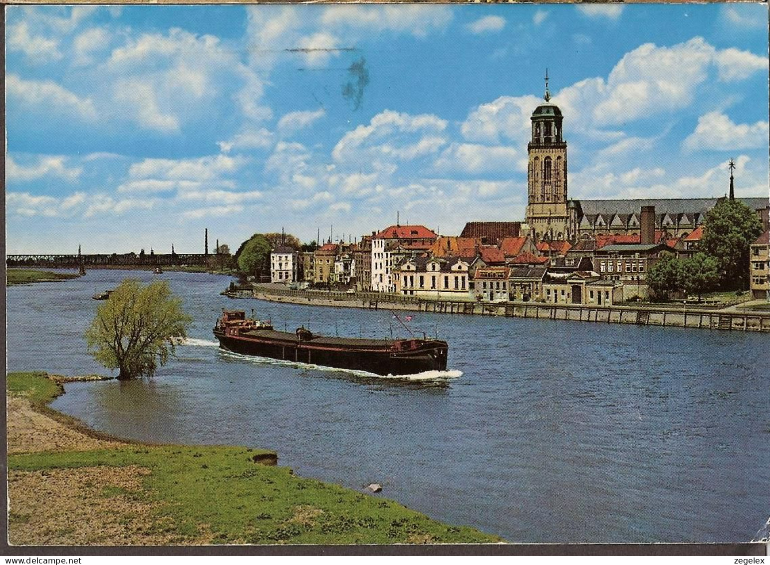 Deventer - Ijssel Met Gezicht Op Stad. Rijnaak - Deventer