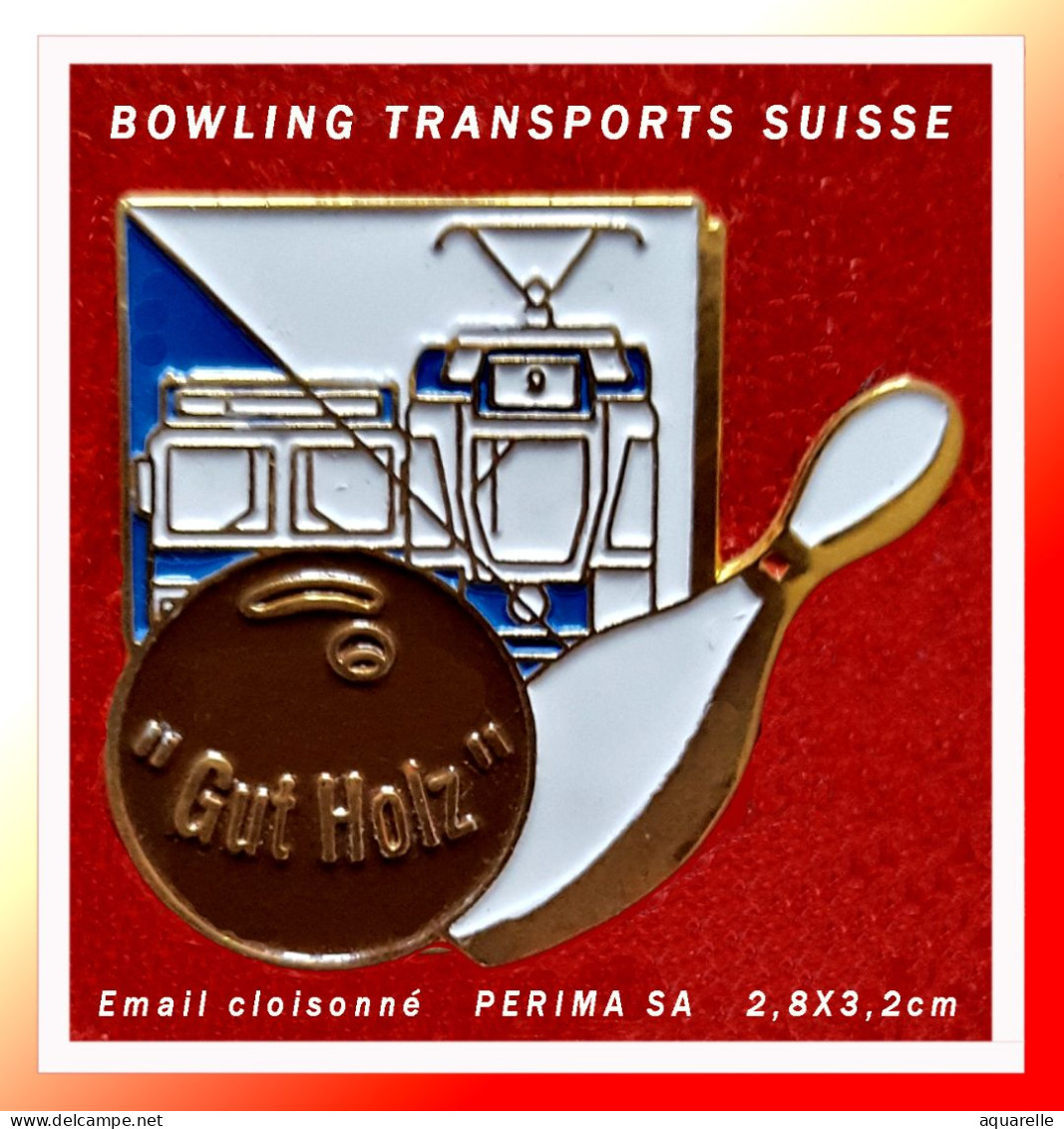 SUPER PIN'S "BOWLING Gut Holz" En Bel émail  Loisonné Et Vernissé"base Or, Signé PERIMA SA,  Format 3X2,8cm - Bowling