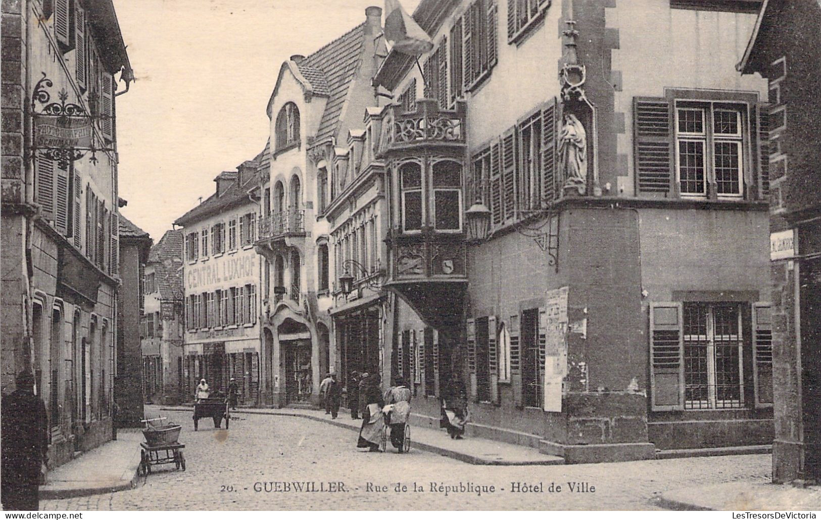 FRANCE - Guebwiller - Rue De La Republique - Hotel De Ville -  Animé - Carte Postale Ancienne - Guebwiller