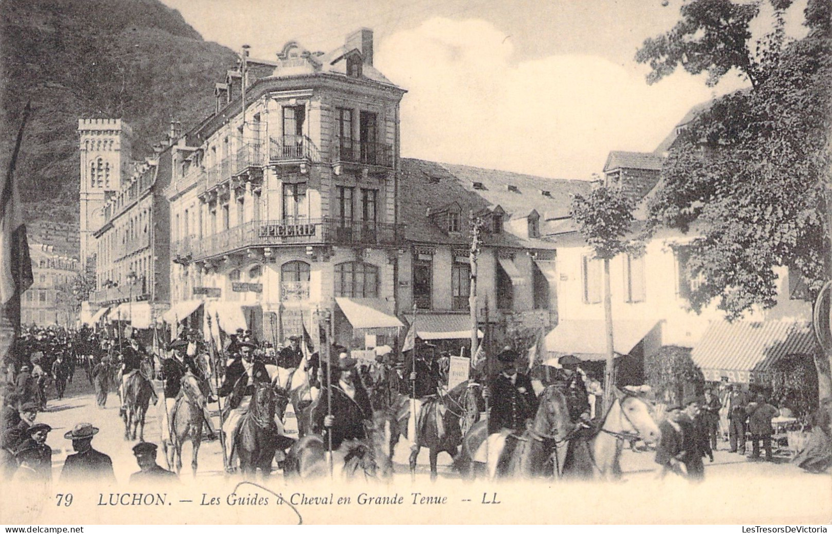 FRANCE - Luchon - Les Guides A Cheval En Grande Tenue-  Animé - Carte Postale Ancienne - Luchon