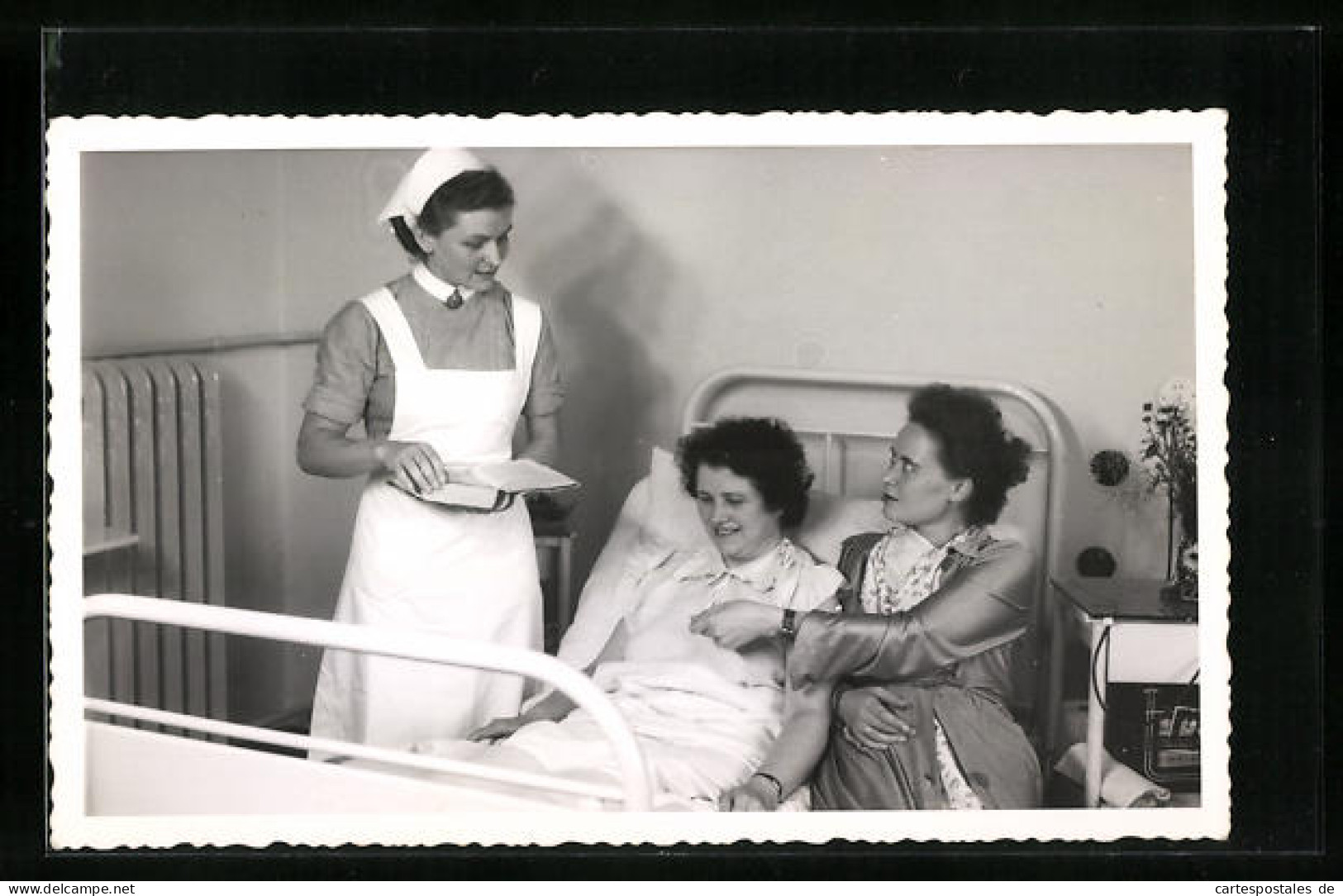 AK Krankenschwester Mach Visite Am Krankenbett  - Santé