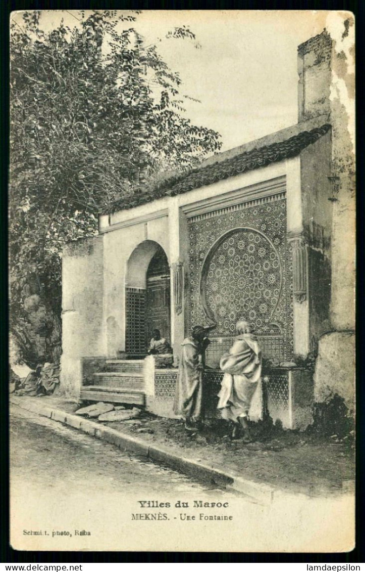 A68  MAROC CPA MEKNES - UNE FONTAINE - Collections & Lots