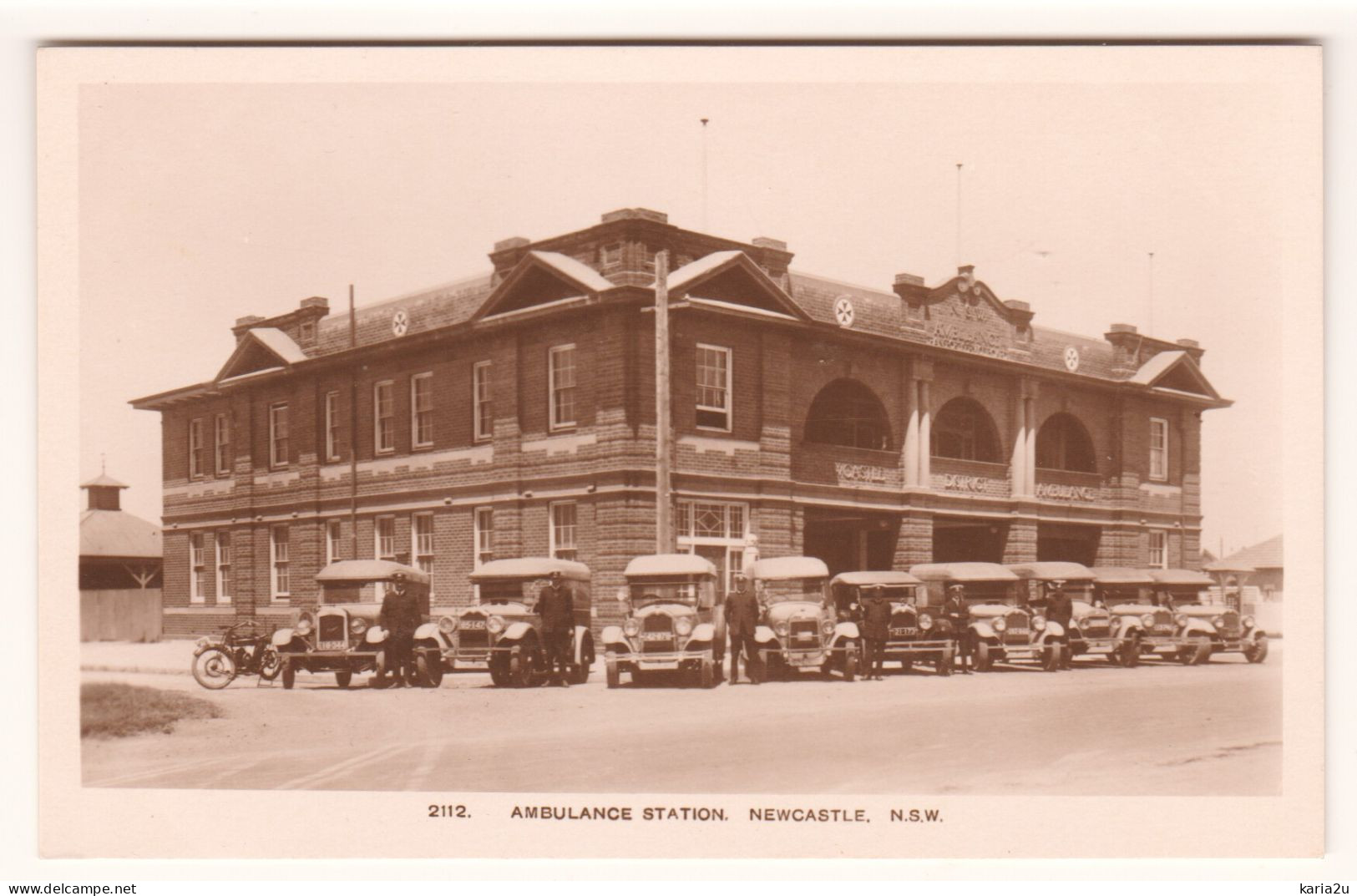 Newcastle, Ambulance Station And Ambulances, NSW, Australia, Old Postcard - Newcastle