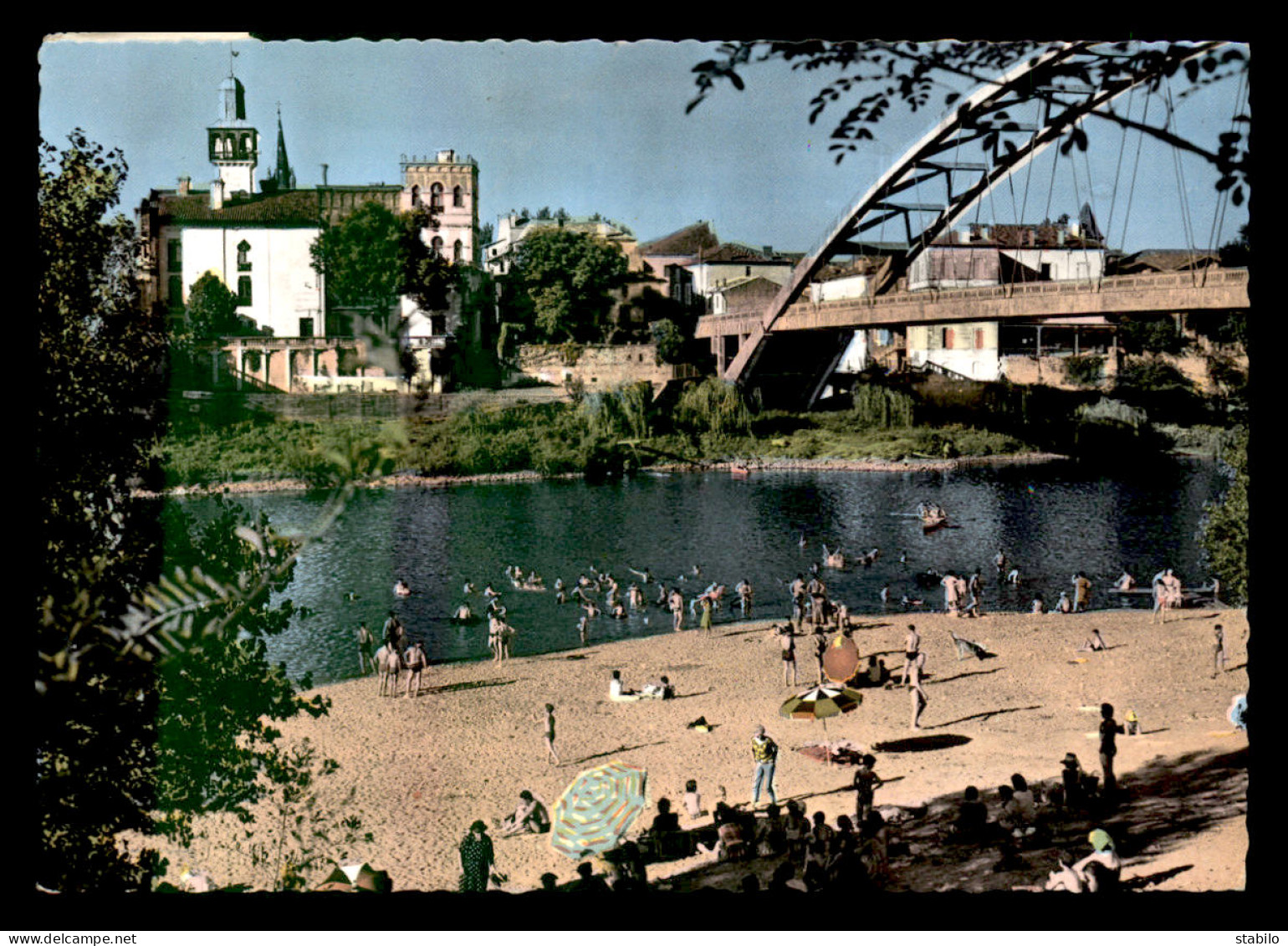 47 - CASTELMORON - LA PLAGE ET L'HOTEL DE VILLE - Castelmoron