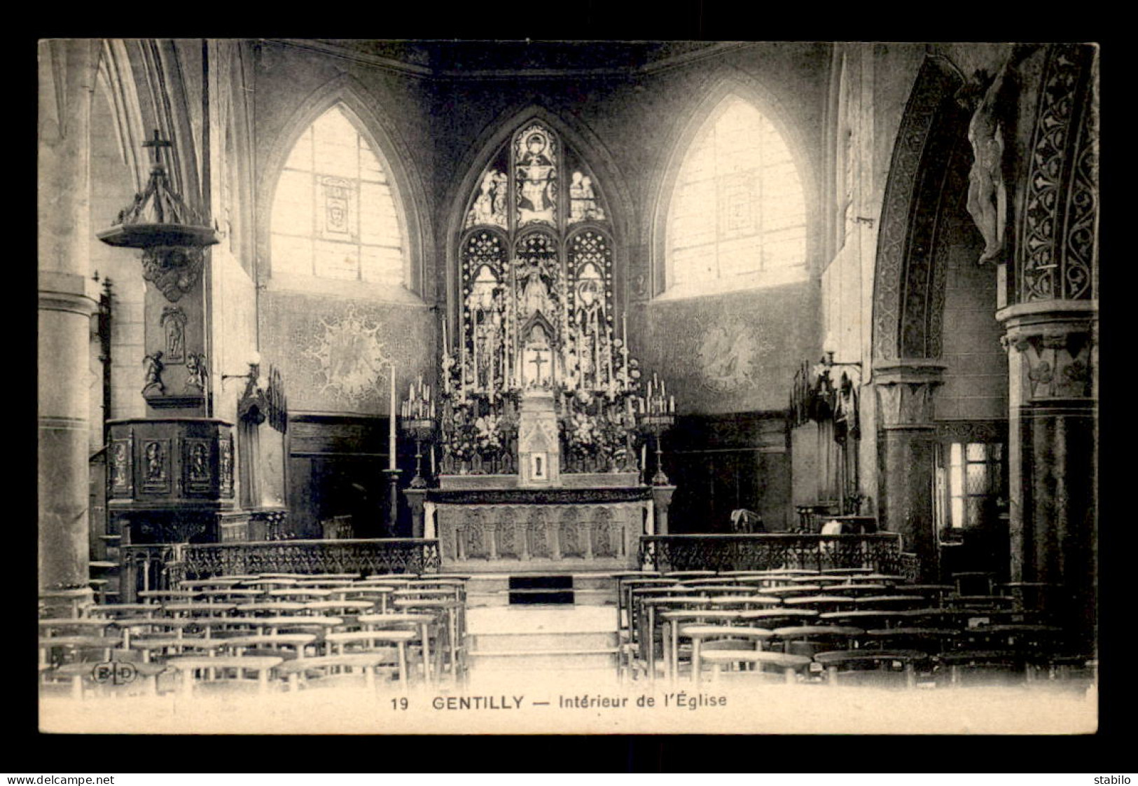 94 - GENTILLY - INTERIEUR DE L'EGLISE - Gentilly