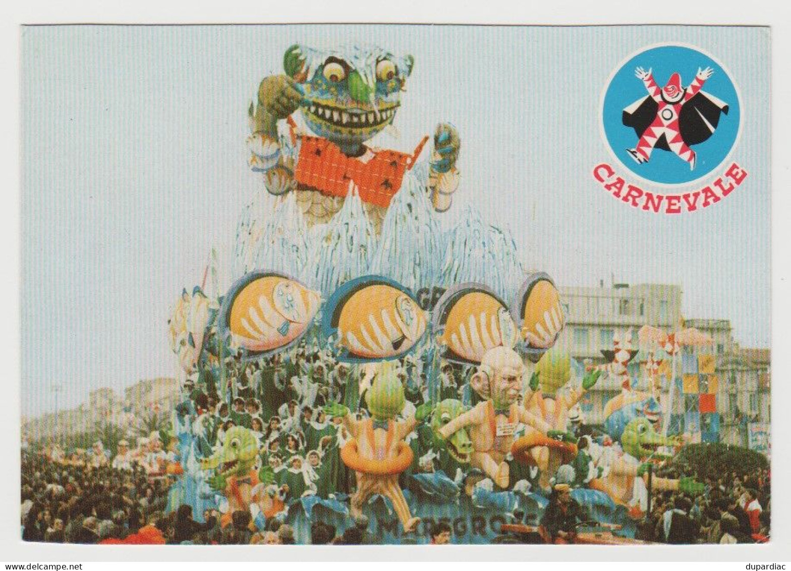 Italie / Carnaval de VIAREGGIO : lot de 38 cartes postales différentes.