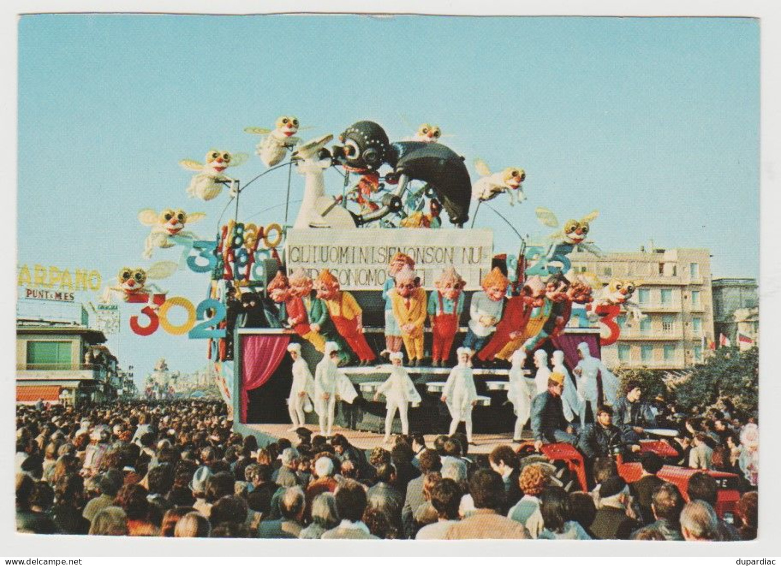 Italie / Carnaval de VIAREGGIO : lot de 38 cartes postales différentes.