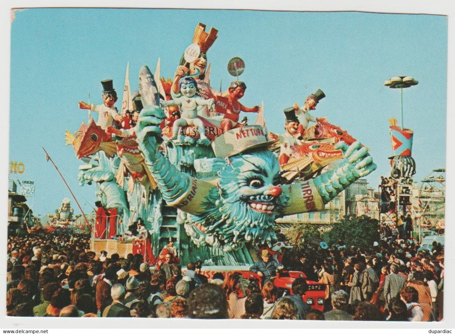 Italie / Carnaval de VIAREGGIO : lot de 38 cartes postales différentes.