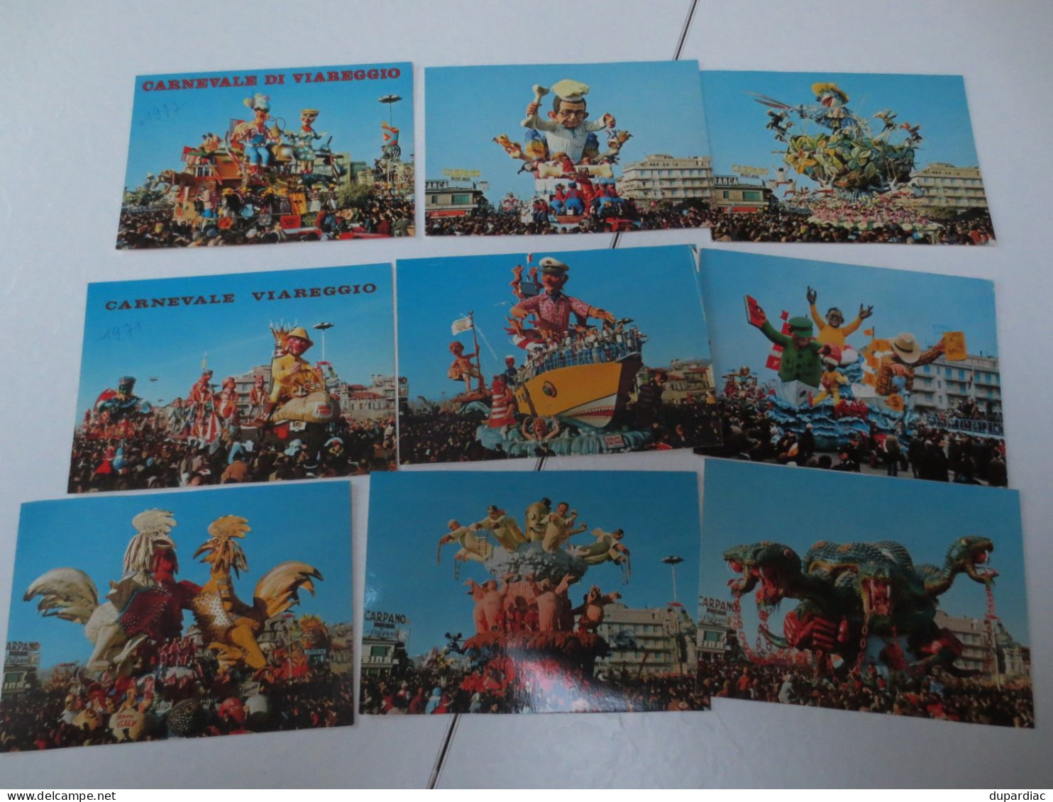 Italie / Carnaval de VIAREGGIO : lot de 38 cartes postales différentes.