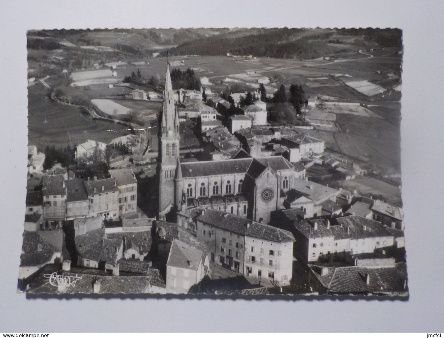 VERNOUX  Vue Aérienne L'Eglise Et Pied Du Bourg - Vernoux