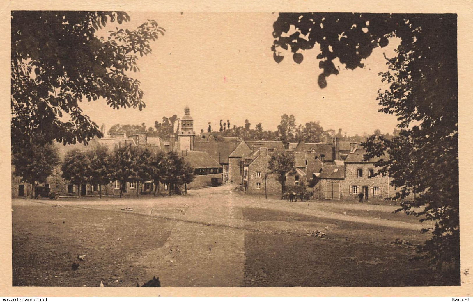 Chatelaudren * L'étang Du Village * La Place * Villageois - Châtelaudren