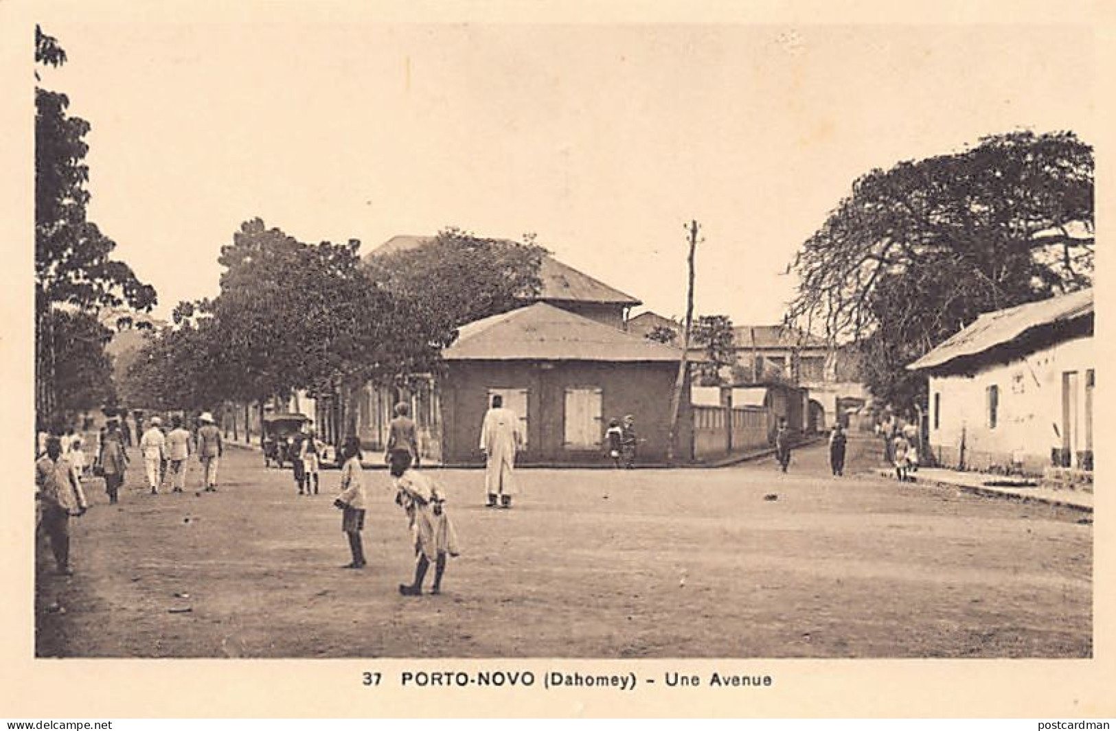 Bénin - PORTO NOVO - Une Avenue - Ed. Valla Et Richard 37 - Benin