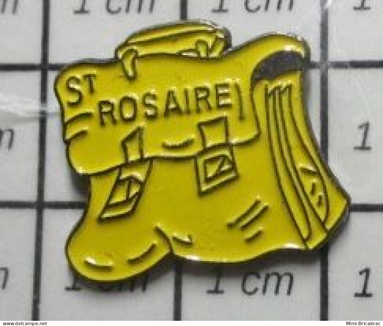 511c Pin's Pins / Beau Et Rare / ADMINISTRATIONS / CARTABLE JAUNE Tu M'étonnes ECOLE ST ROSAIRE - Administration