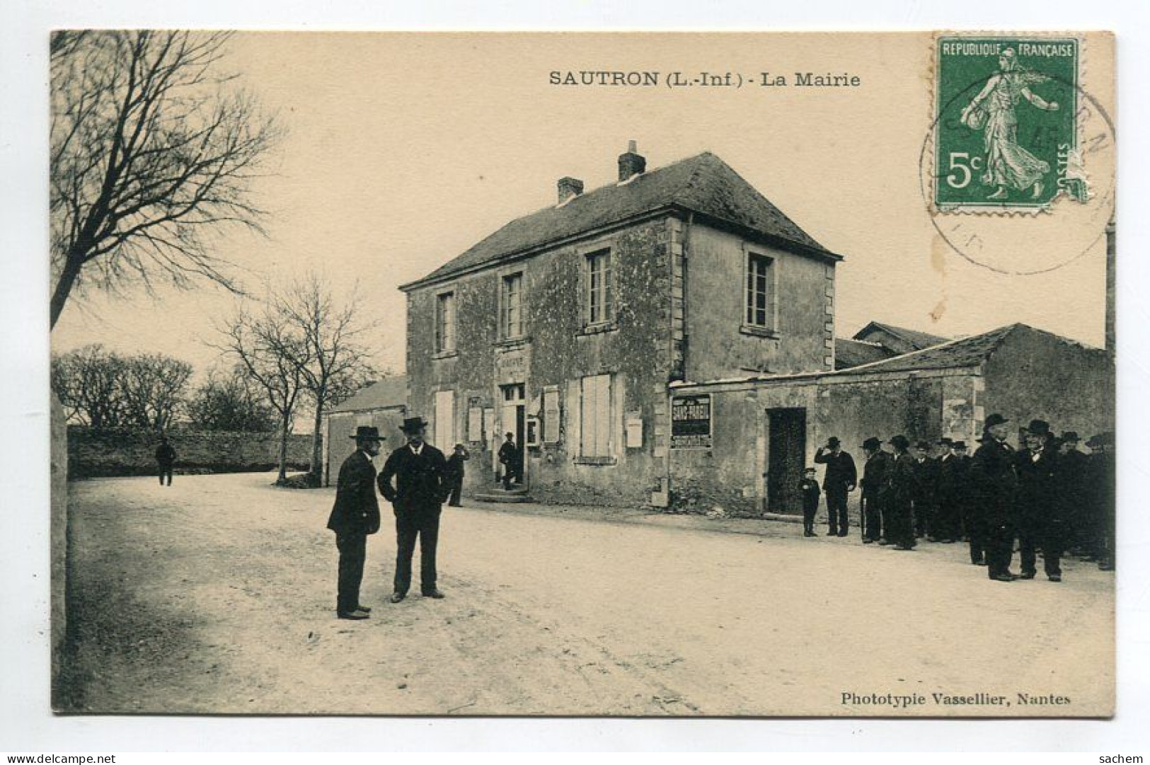 44 DEP 574 SAUTRON  Visuel Rare Réunion D'Hommes "endimanchés " Devant La Mairie  1909 écrite Timbrée - Sautron